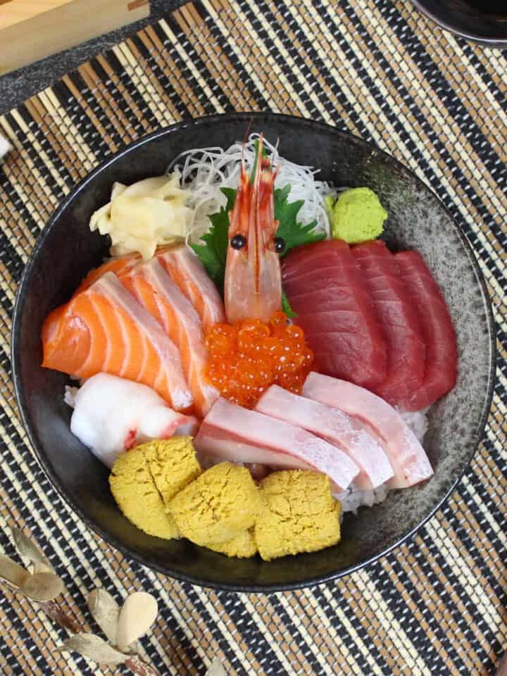 chirashi sushi donburi, kaisen-don, chirashi-don